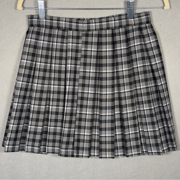 Cali1850 Dresses & Skirts - Plaid Pleated Mini Skirt in Black & Gray